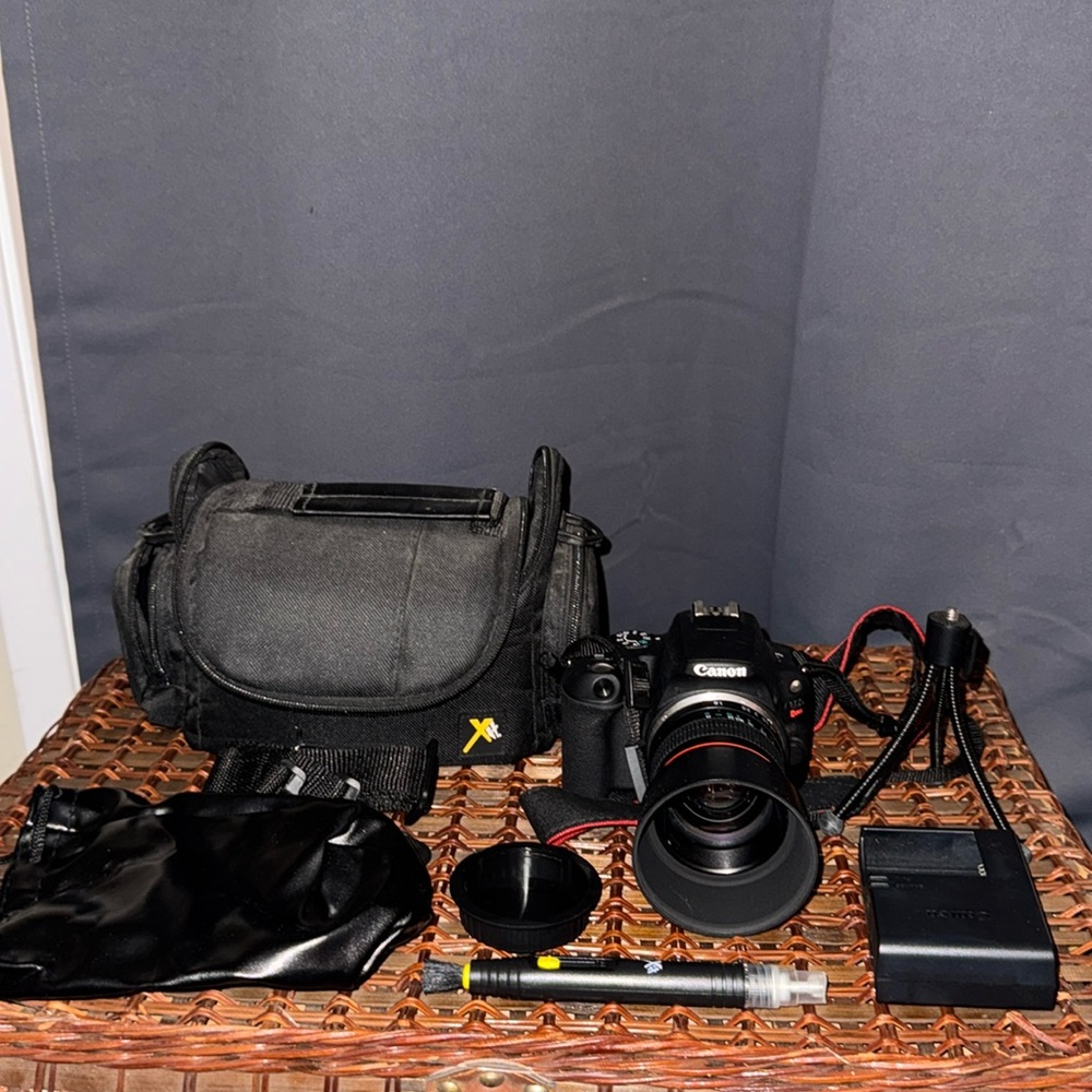 Canon EOS Rebel SL2 - ZOOM LENS ONLY